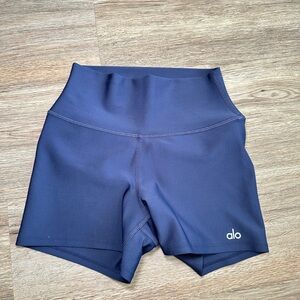 ALO Yoga Airlift Energy Shorts